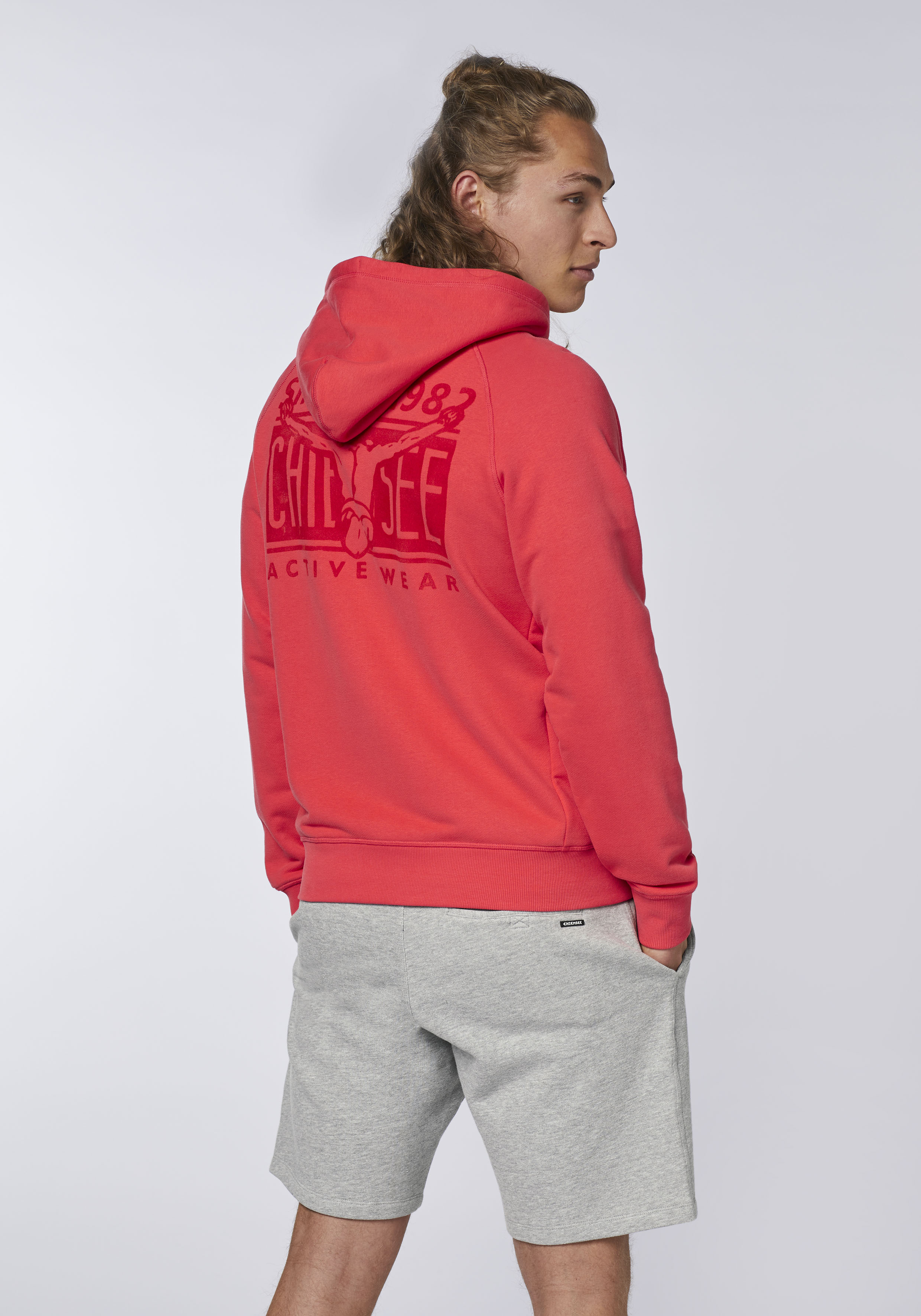 Sweatjacke mit Kapuze und Rückenprint | Chiemsee Online Shop